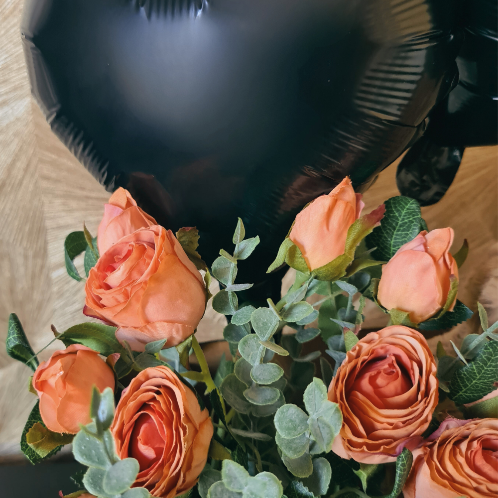 Kraamkado met rozen en ballonnen